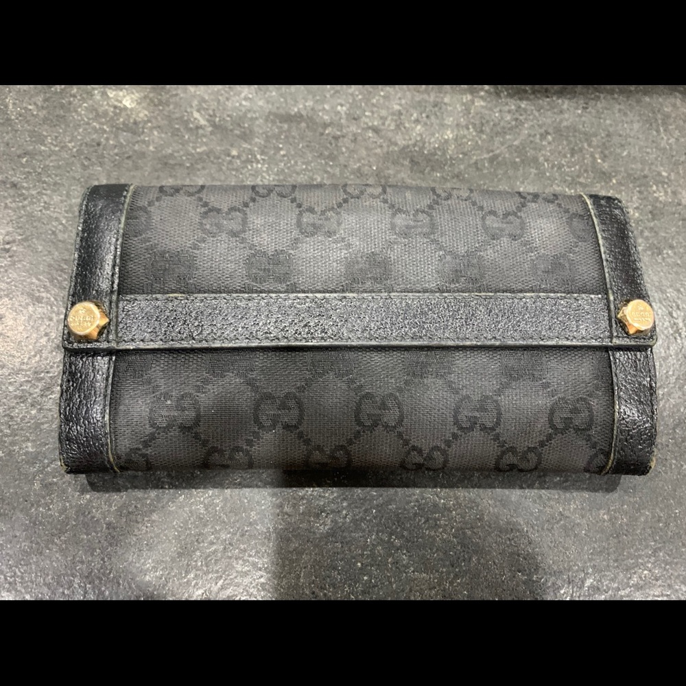 Authentic Gucci wallet